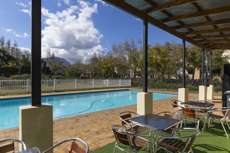 3 Bedroom Property for Sale in Somerset West Mall Triangle Western Cape